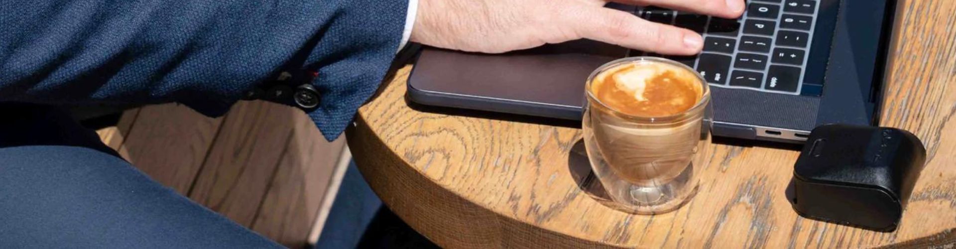 How to use headphones for virtual meetings