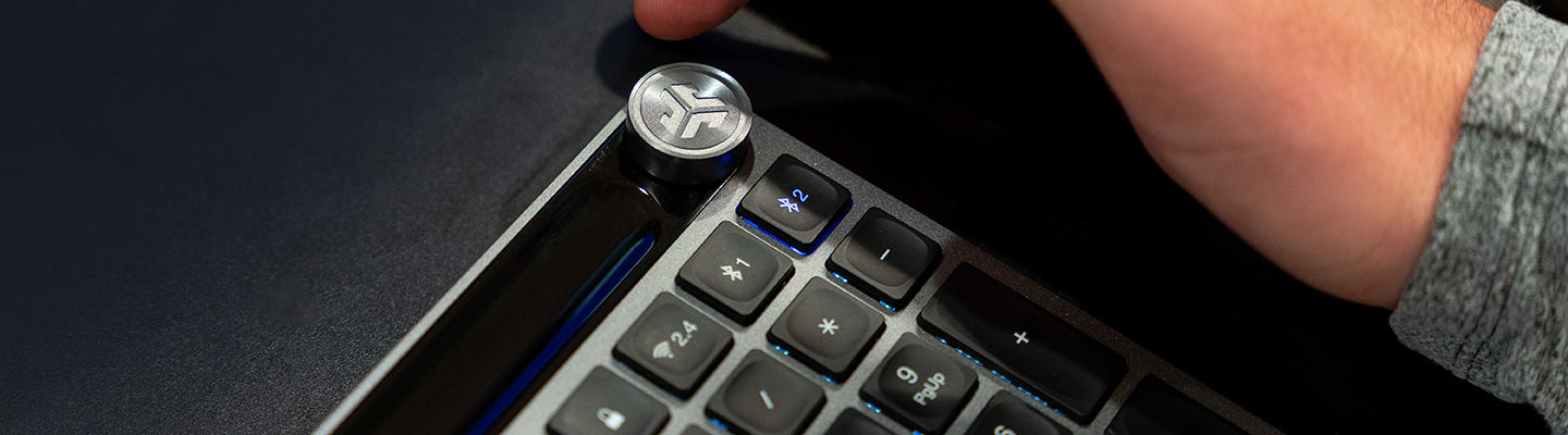 Convenient Hot Keys and Media Knob